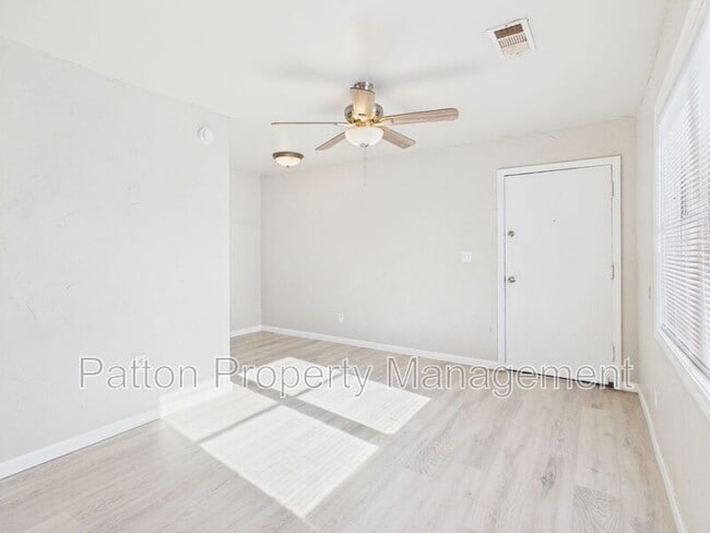 Building Photo - 3004 Westhaven Dr