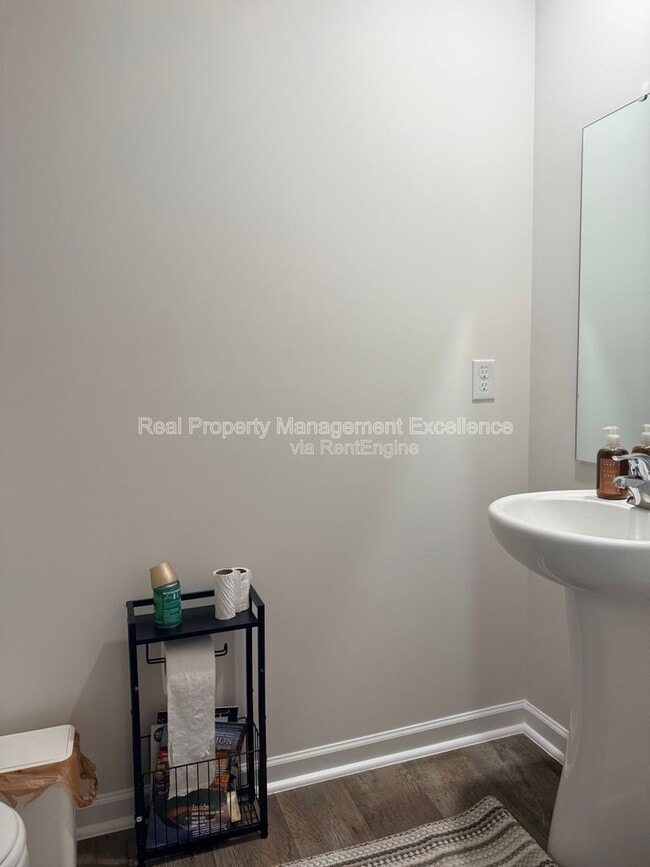 Building Photo - 58 Sweet Mdw Rd