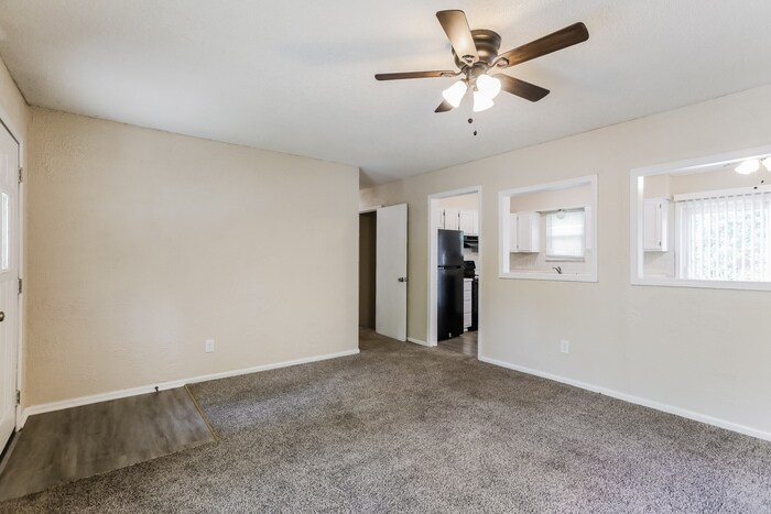 Building Photo - 101 SW Victor Dr