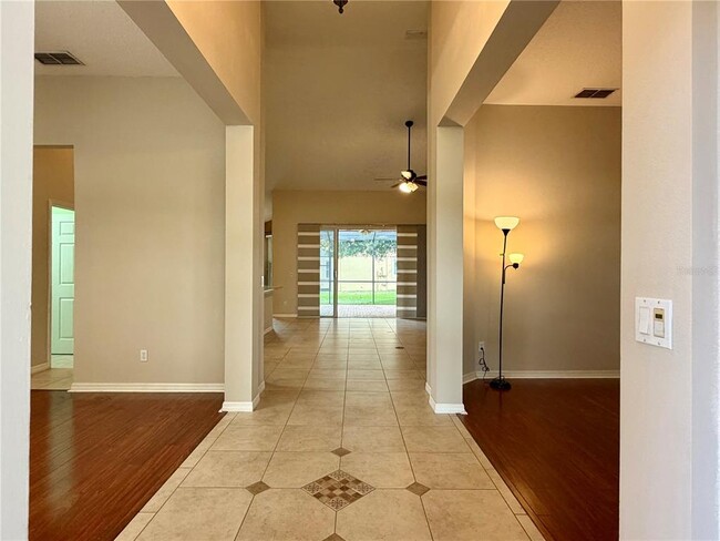 Building Photo - 10237 Facet Ct