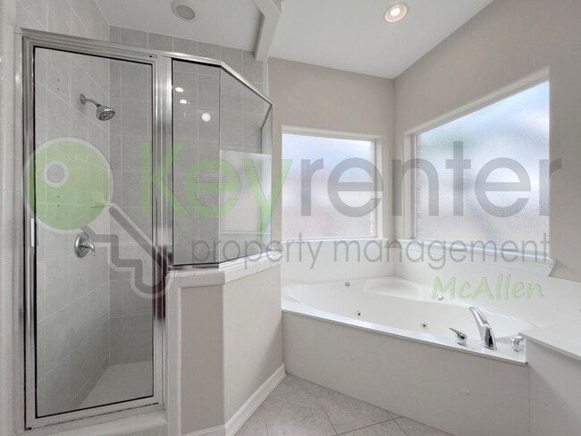 Building Photo - Gorgeous 4b/4.5bath house in McAllen