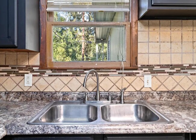 Building Photo - 5470 Spencer Dr