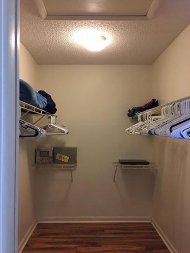 Building Photo - 745 Juniper Pl