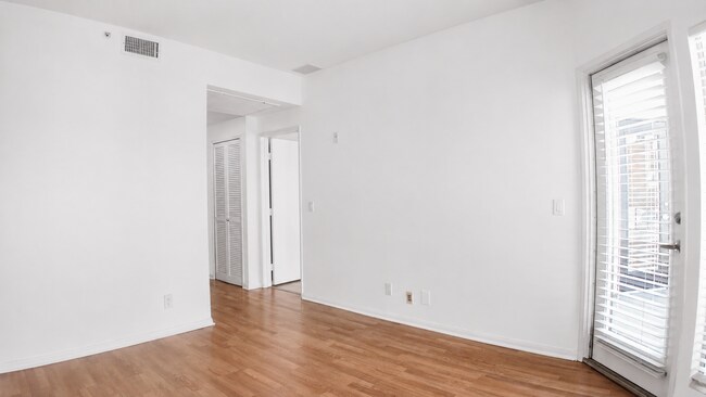 Building Photo - 655 Columbia St