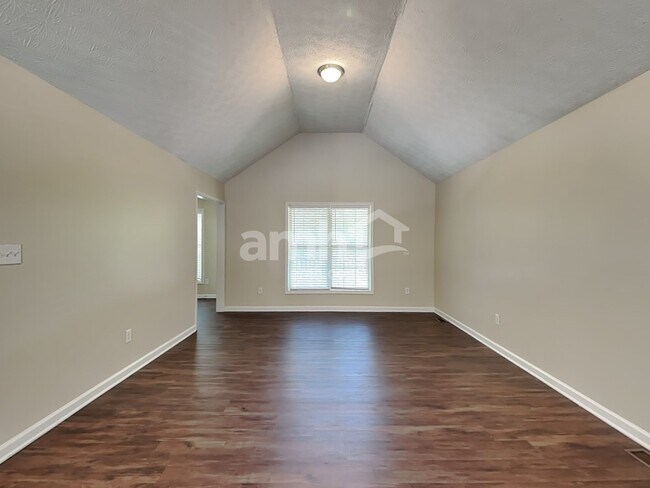 Building Photo - 2708 Horseshoe Creek Drive