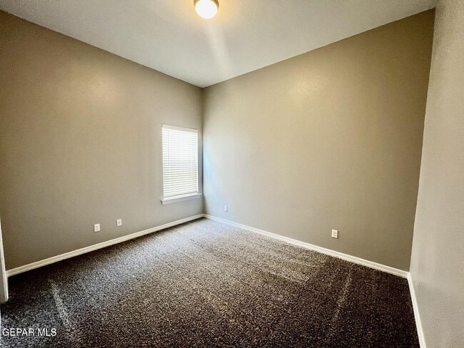 Building Photo - 11365 Hidalgo Dr