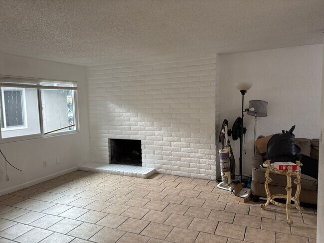 Building Photo - 828 Astor Dr