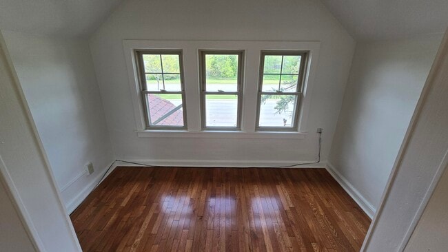 Building Photo - 1401 W Brown Deer Rd