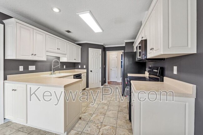 Building Photo - 435 St Julian Pl