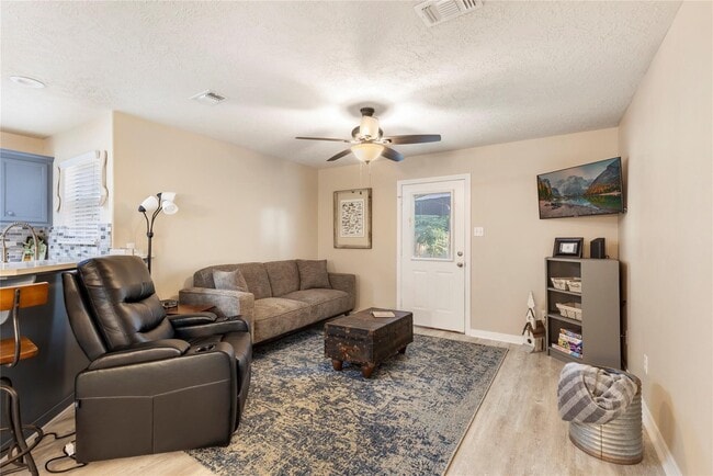 Building Photo - 207 Foster St