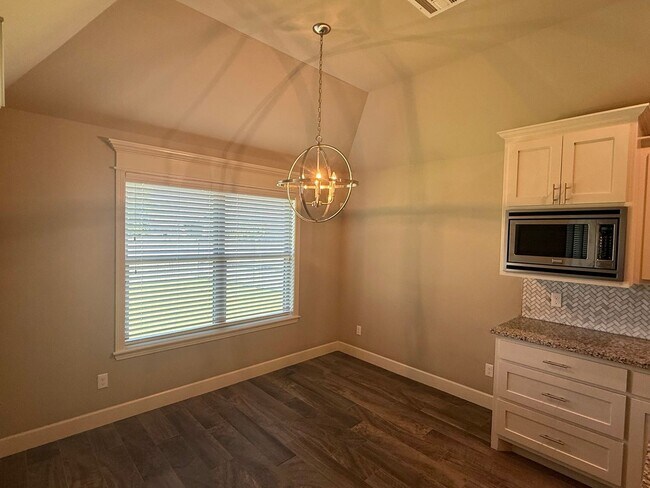 Building Photo - 18805 Trailview Way