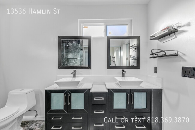 Building Photo - 13536 Hamlin St