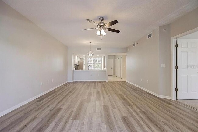 Building Photo - 960 Starkey Rd