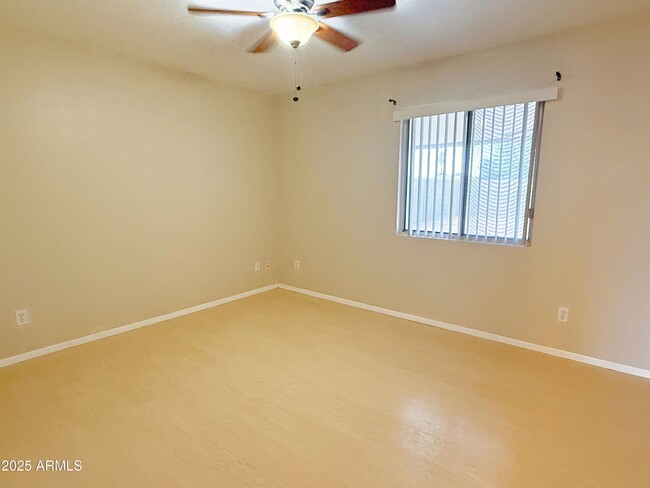 Building Photo - 716 W Nopal Pl