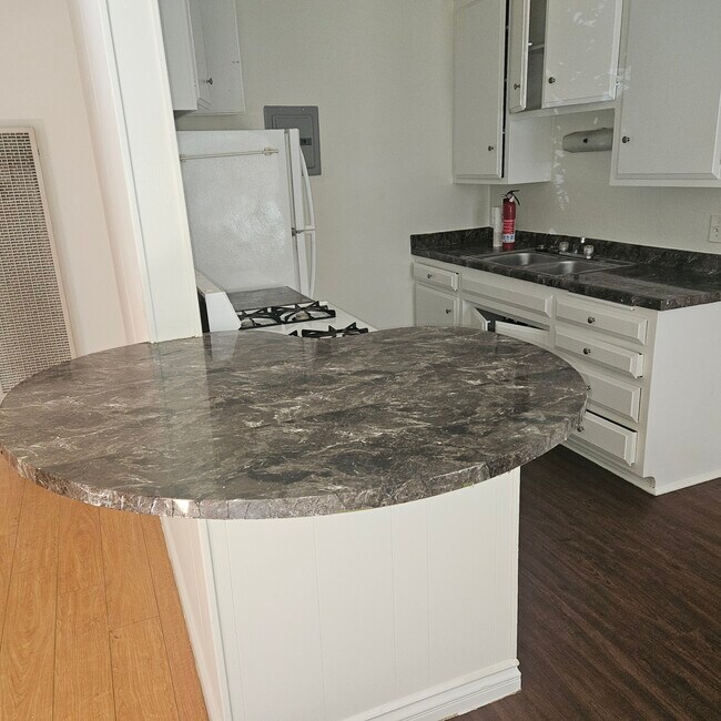 Building Photo - 8809 Etiwanda Ave