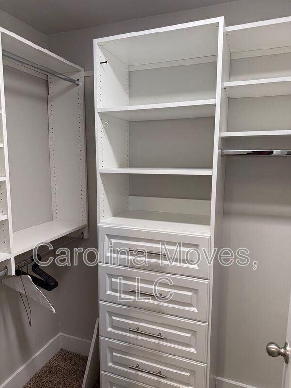 Building Photo - 604 Springbank Aly