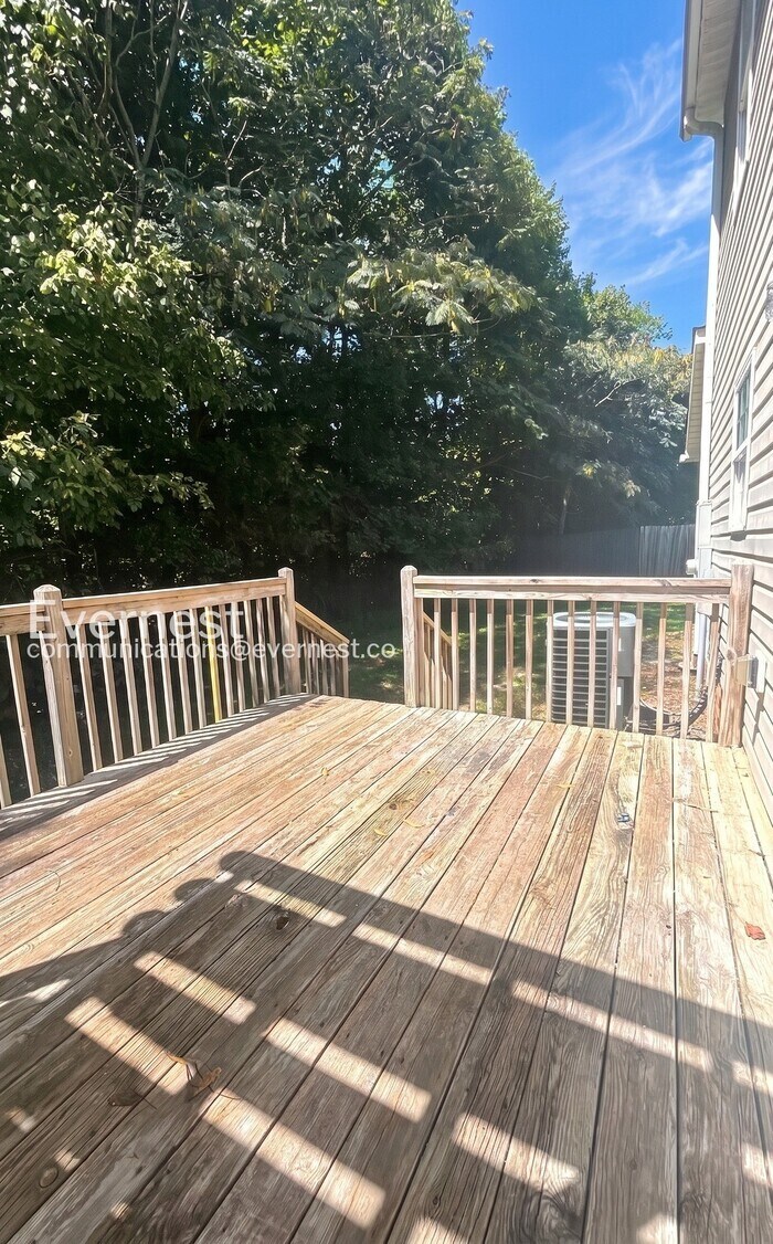 Building Photo - 4340 Wakeman Dr