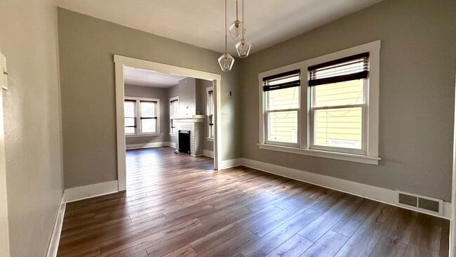 Building Photo - 771 Amherst St