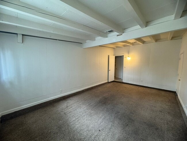 Building Photo - Spacious 4 Bedroom Home in West Sac