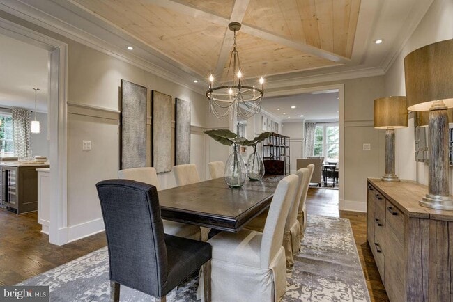 Building Photo - 5700 Tanglewood Dr