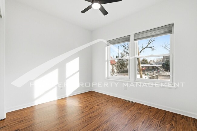 Building Photo - Charming Home with Washer/Dryer and Fenced Yard