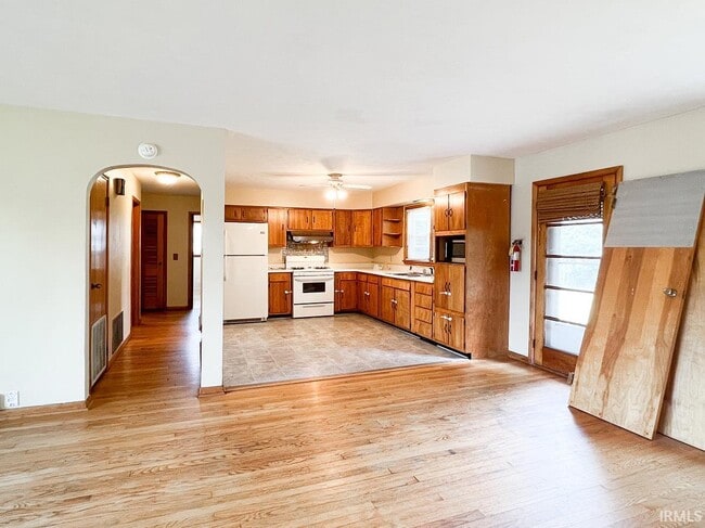 Building Photo - 4336 E 10th St