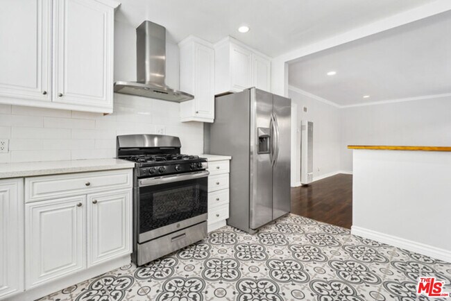 Building Photo - 920 Westbourne Dr
