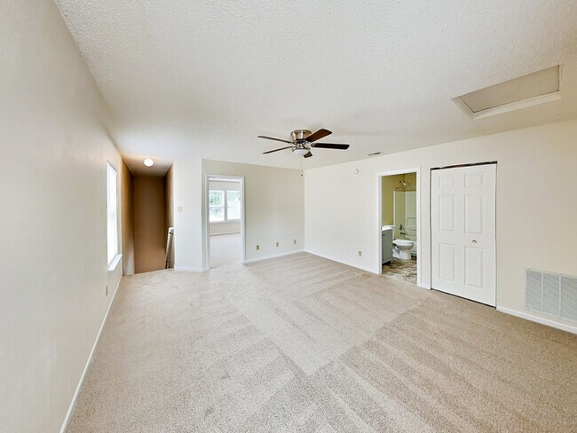 Building Photo - 2326 Collins Way