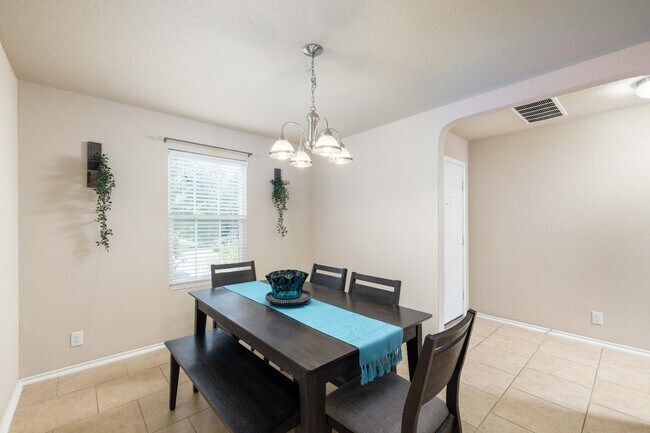 Building Photo - 11515 N Peak