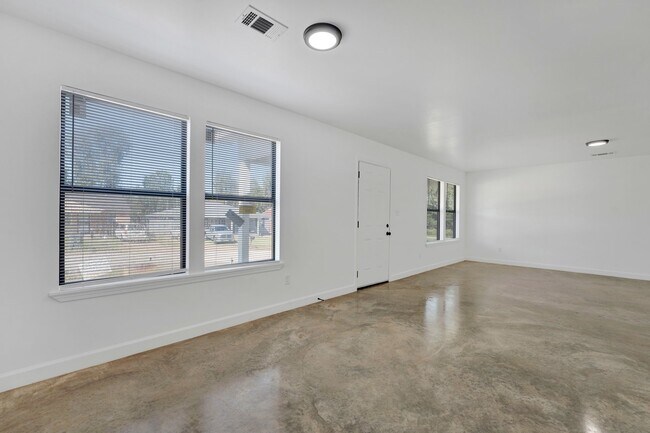 Building Photo - 1408 Kyle St