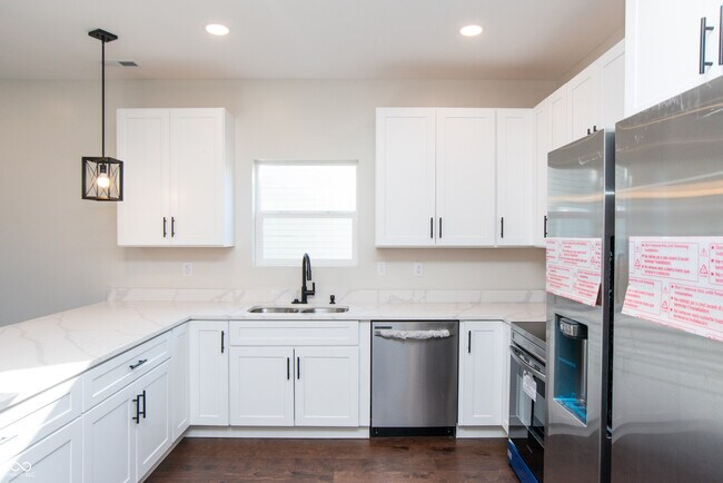 Building Photo - 3226 Keystone Lakes Way