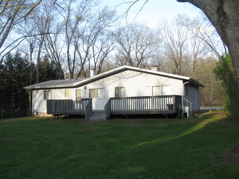 Large Private Deck - 3718 N 700 W
