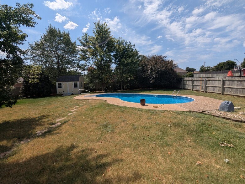 Building Photo - 702 Tunbridge Dr