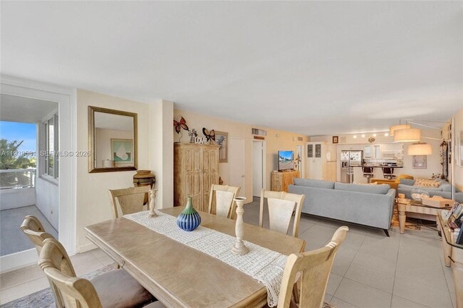 Building Photo - 5005 Collins Ave