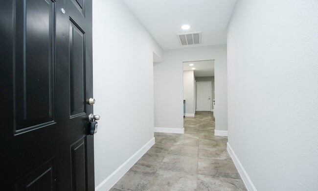 Building Photo - 17407 Autumn Trails Ln