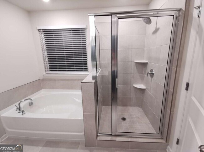 Building Photo - 6025 White Sycamore Pl