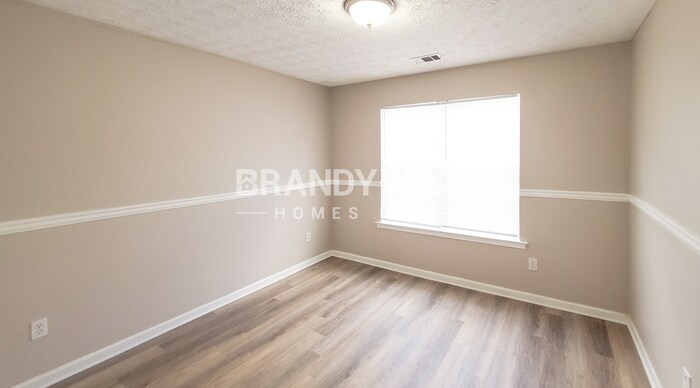 Building Photo - 603 Rosewood Cir
