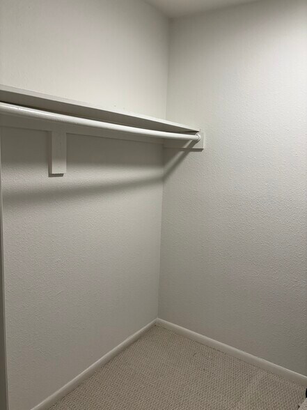 Large walk in closet - 1914 Harbour Dr
