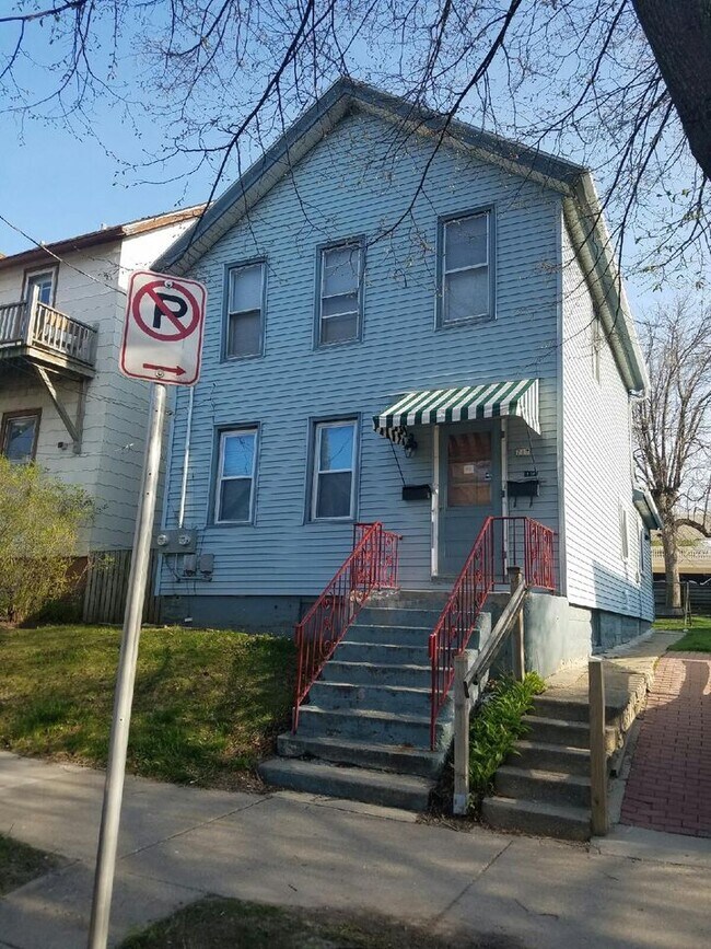 Building Photo - 717 Pearson Street