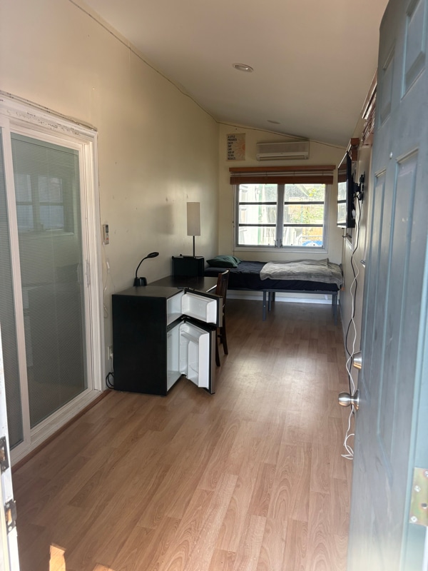 Building Photo - 2318 Seaview Ave