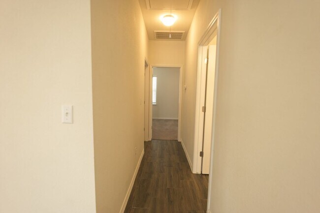 Building Photo - 352 Witchhazel Way