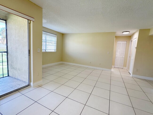Building Photo - 1241 SW 46th Ave