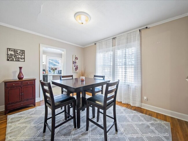 Building Photo - 3701 S Richmond Ave