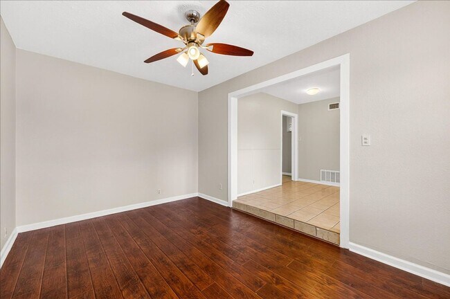 Building Photo - 929 Ashland Dr