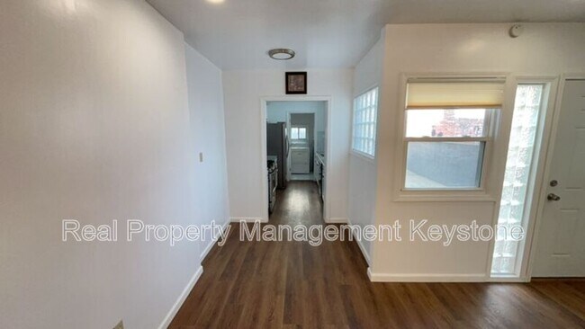 Building Photo - 1715 Larkins Wy