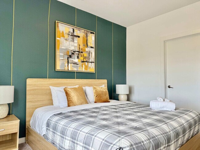 Building Photo - 542 Boulevard NE