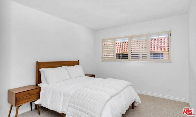 Building Photo - 5845 Doverwood Dr