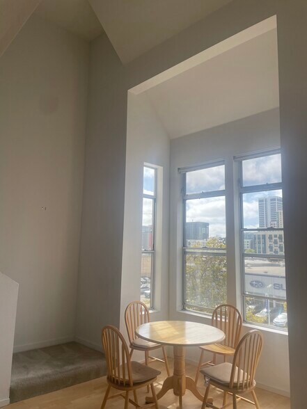 Dining Nook - 426 27th St