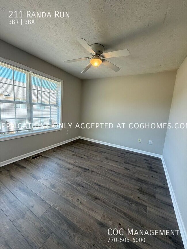 Building Photo - 211 Randa Run