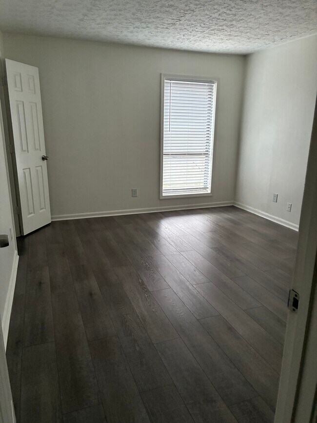 Building Photo - 2340 Beaver Ruin Rd